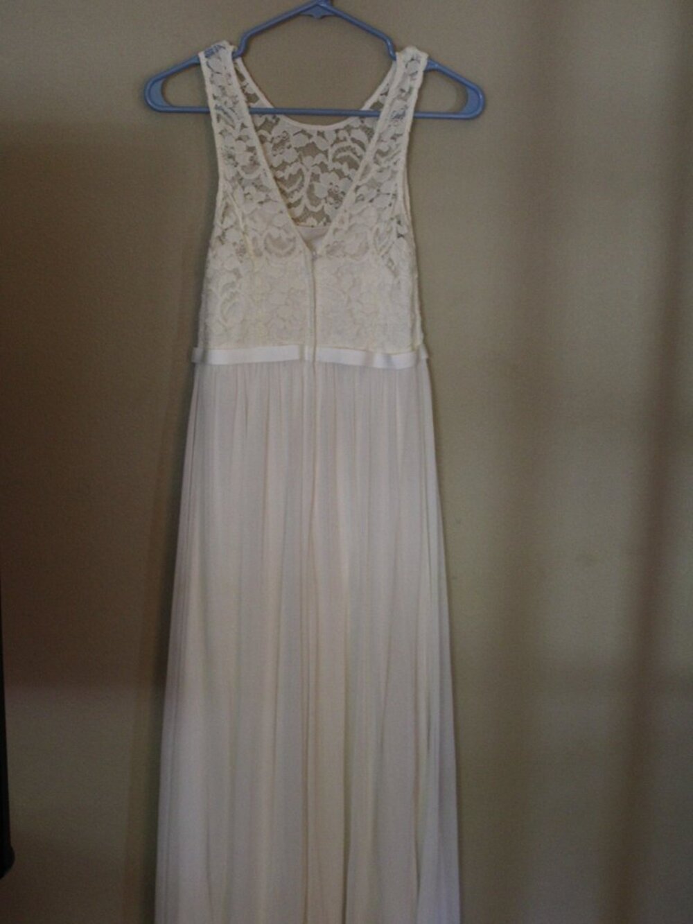 David's Bridal Flower Girl - Picture 3 of 3
